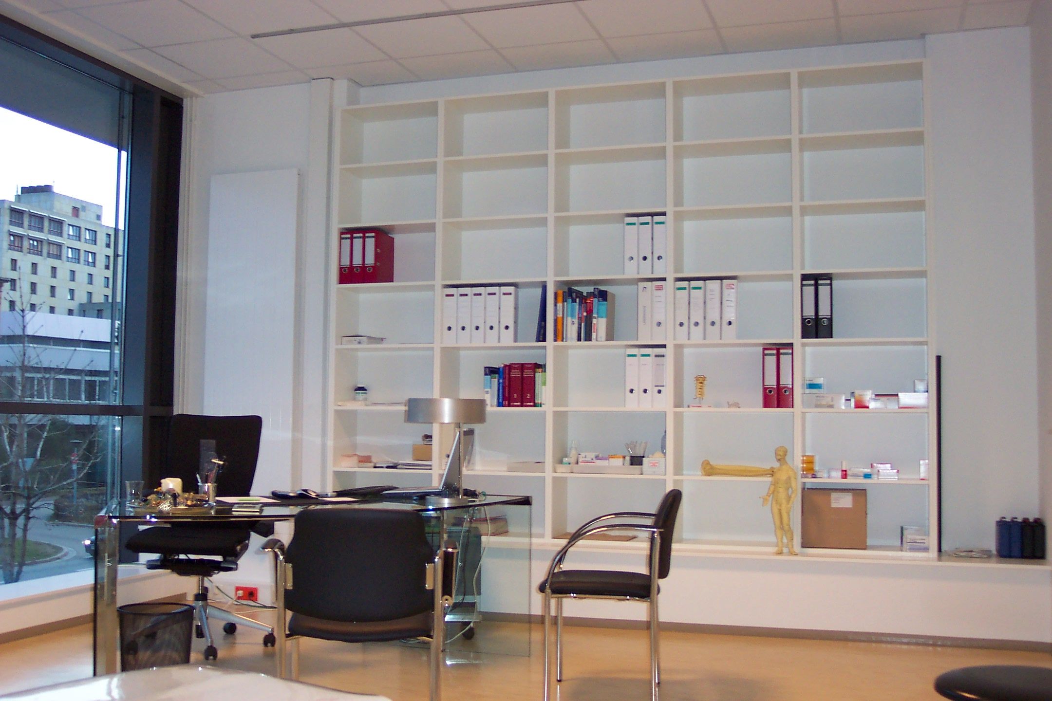 Schrankwand im Büro